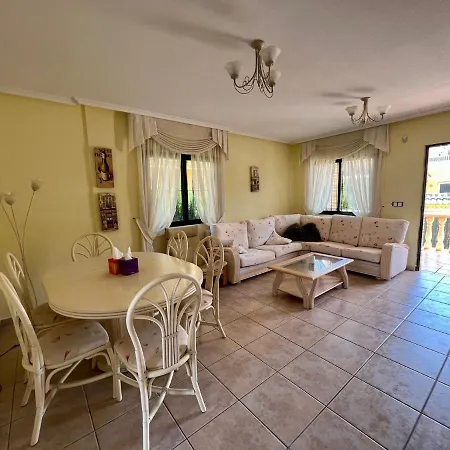 Rayo Rojo In Brias- Y -golf 6 Calle Ebro * Alicante